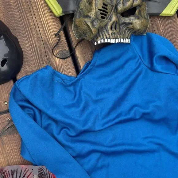 Halloween Costume Set with Masks and Robe - Picture 8 of 13